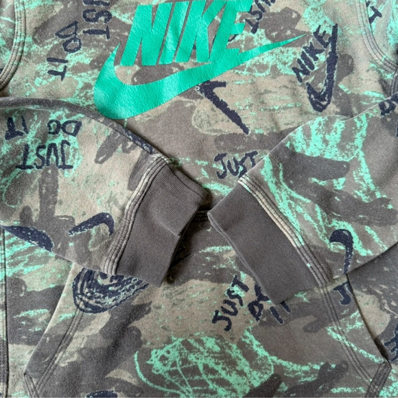 Nike Kids Hoodie - Camo Green and Black Camo Size M Activewear Athleisure - Picture 9 of 13